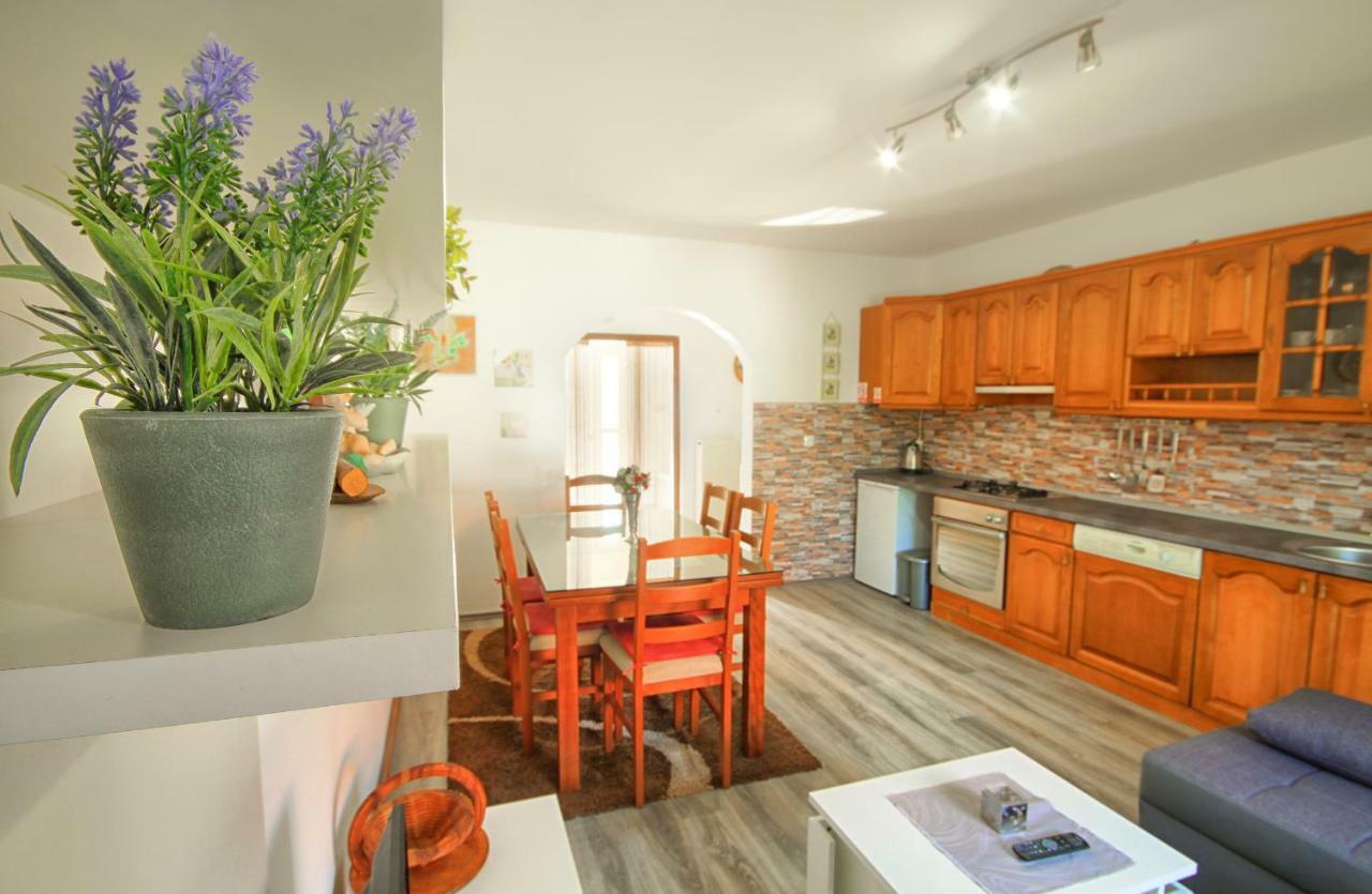 Apartman Katja Rakovica Luaran gambar