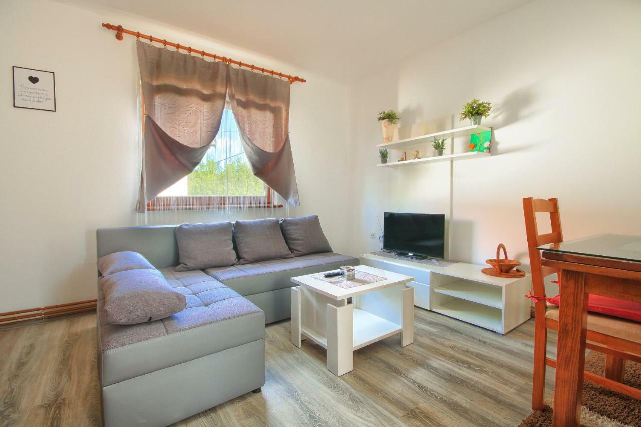 Apartman Katja Rakovica Luaran gambar